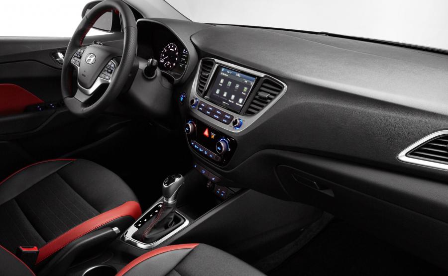 Интерьер Hyundai Accent 2017 года  (NA) (фото 30 из 63)